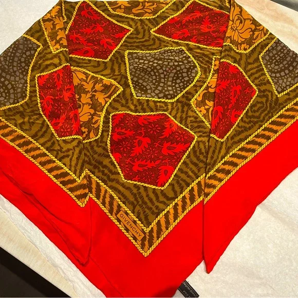 Givenchy 100% silk scarf - Picture 3 of 4